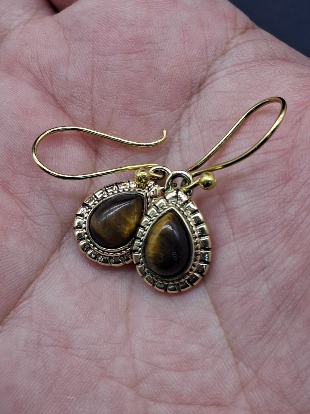 Handmade TearDrop Shaped Tiger’s Eye Dangle Earrings Set In Gold Tone Brass Baze